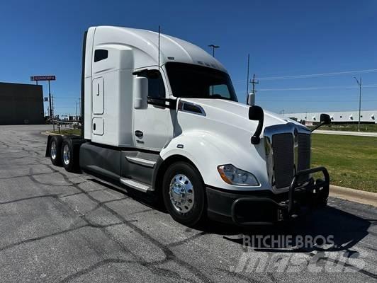 Kenworth T 680 Vetopöytäautot