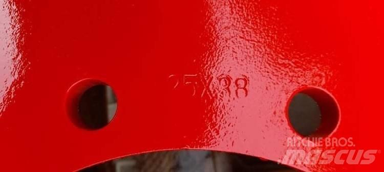 Fendt RIM 25x38 Renkaat ja vanteet