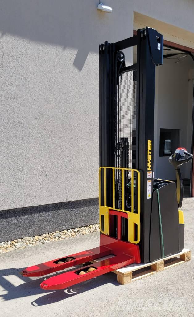 Hyster S 1.6 Käyden ajettavat pinoamistrukit