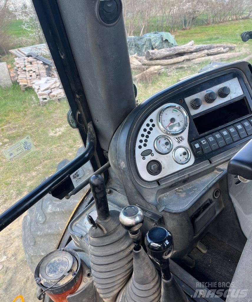 JCB 4 CX Kaivurikuormaajat