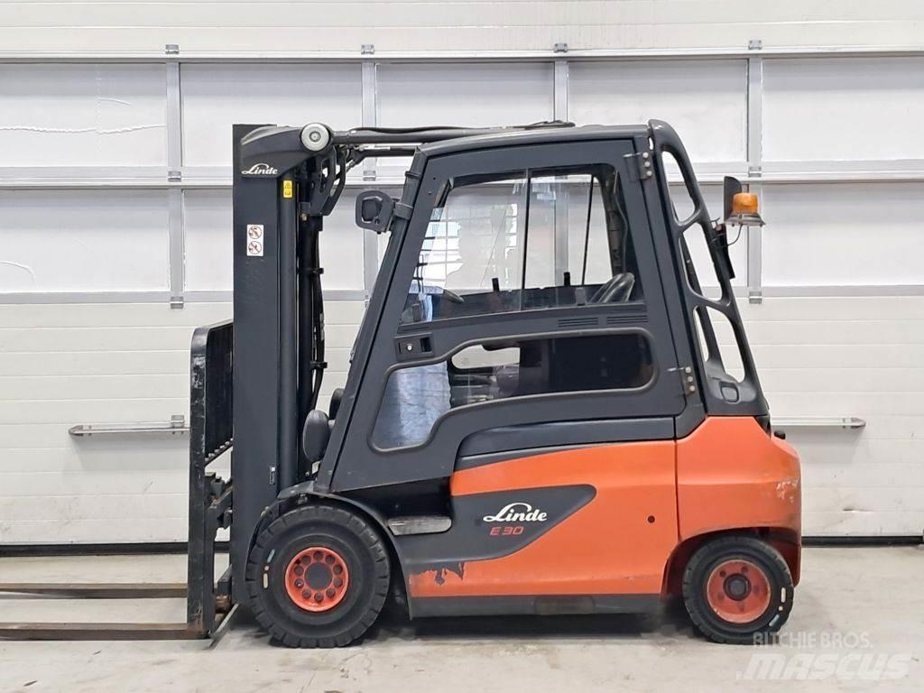 Linde E30-01 Sähkötrukit