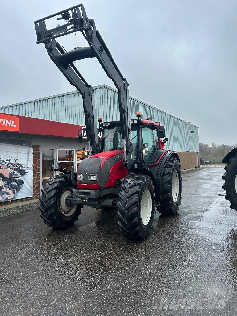 Valtra N 121 Traktorit