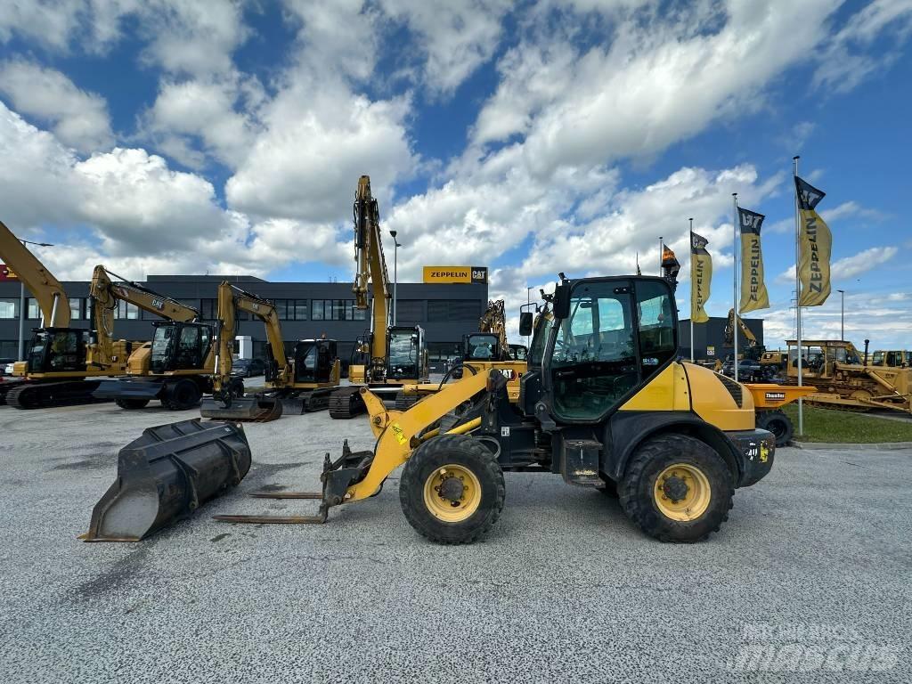 Komatsu WA 80 Pyöräkuormaajat