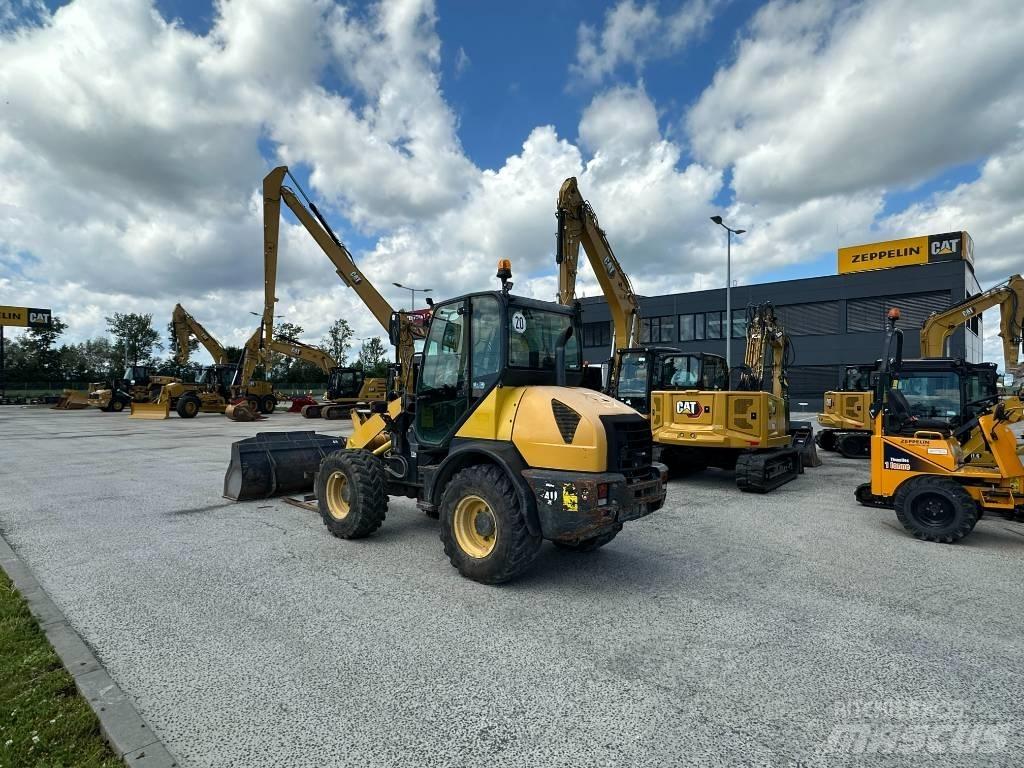 Komatsu WA 80 Pyöräkuormaajat