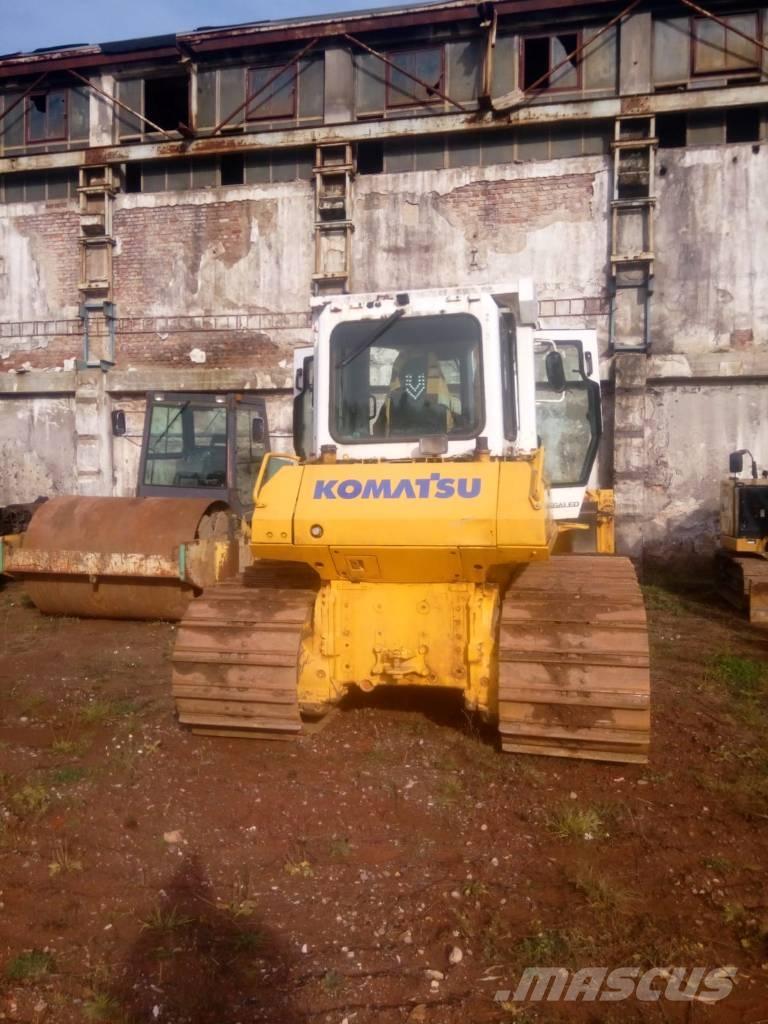 Komatsu D 61 PX-15 Telaketjupuskutraktorit