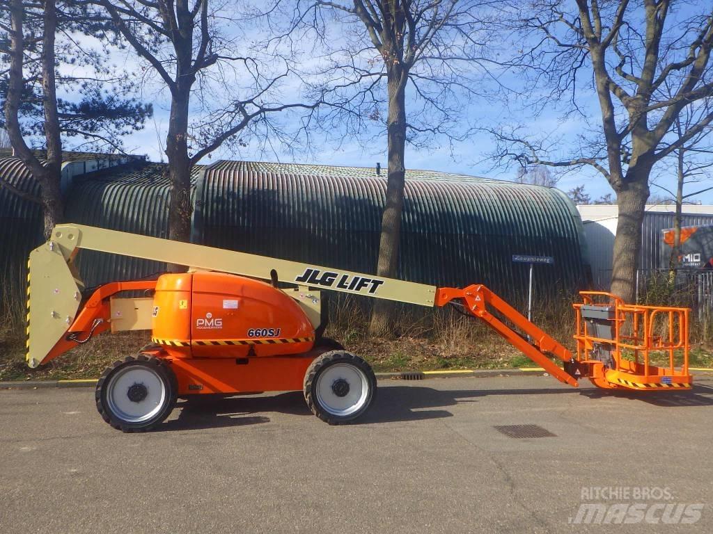 JLG 600AJ Kuukulkijat
