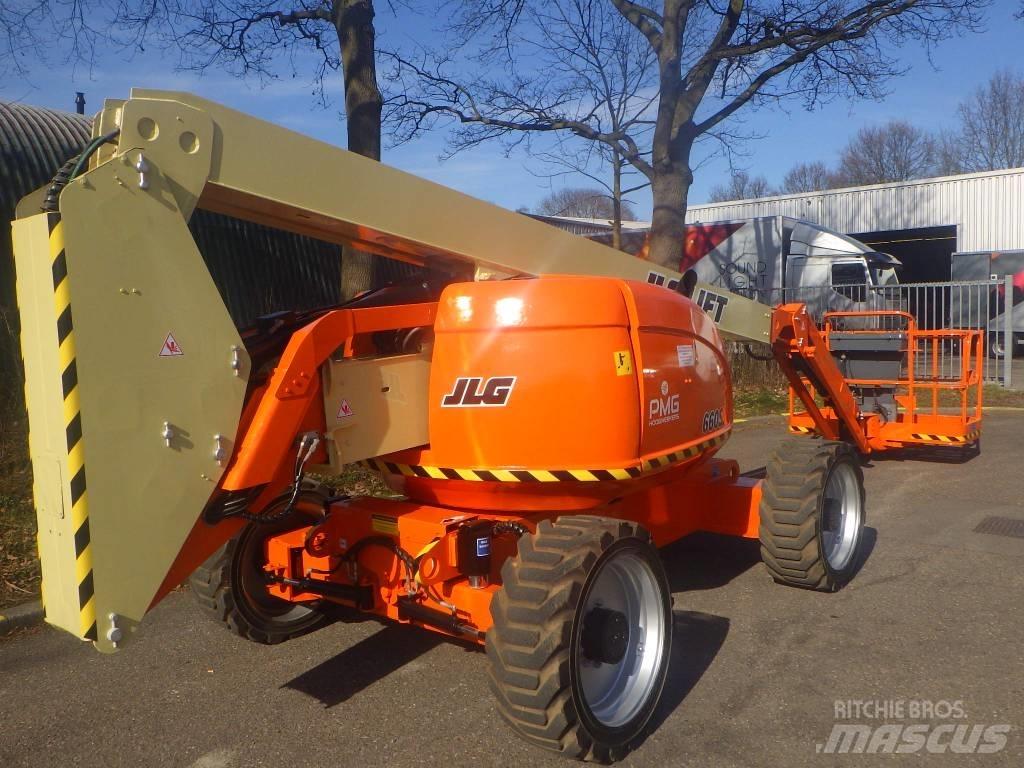 JLG 600AJ Kuukulkijat