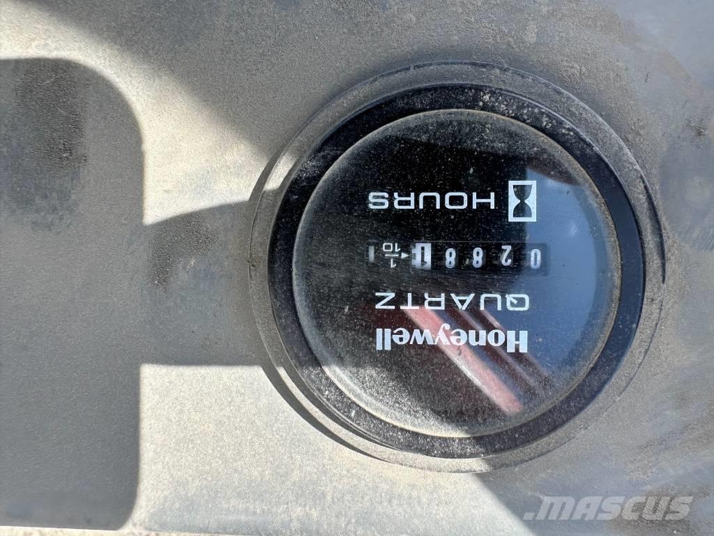 SkyJack SJ 3226 Saksilavat