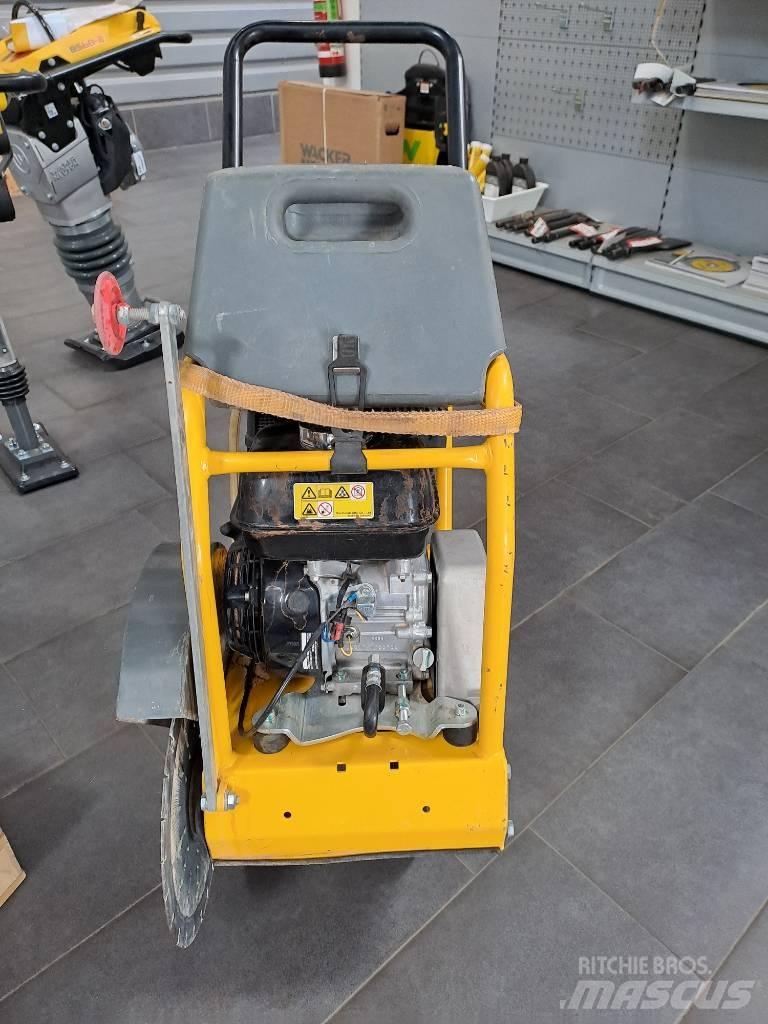 Wacker Neuson BFS735 Kivisahat