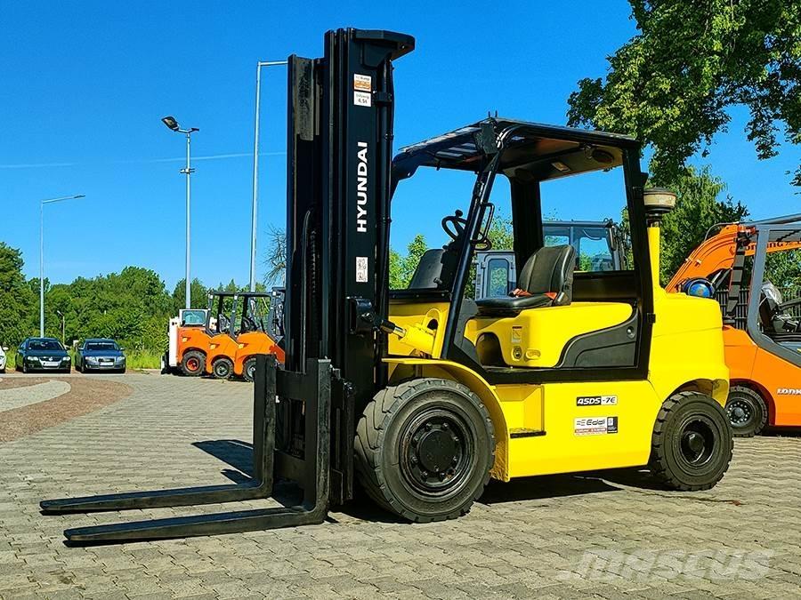 Hyundai 45DS-7E Dieseltrukit