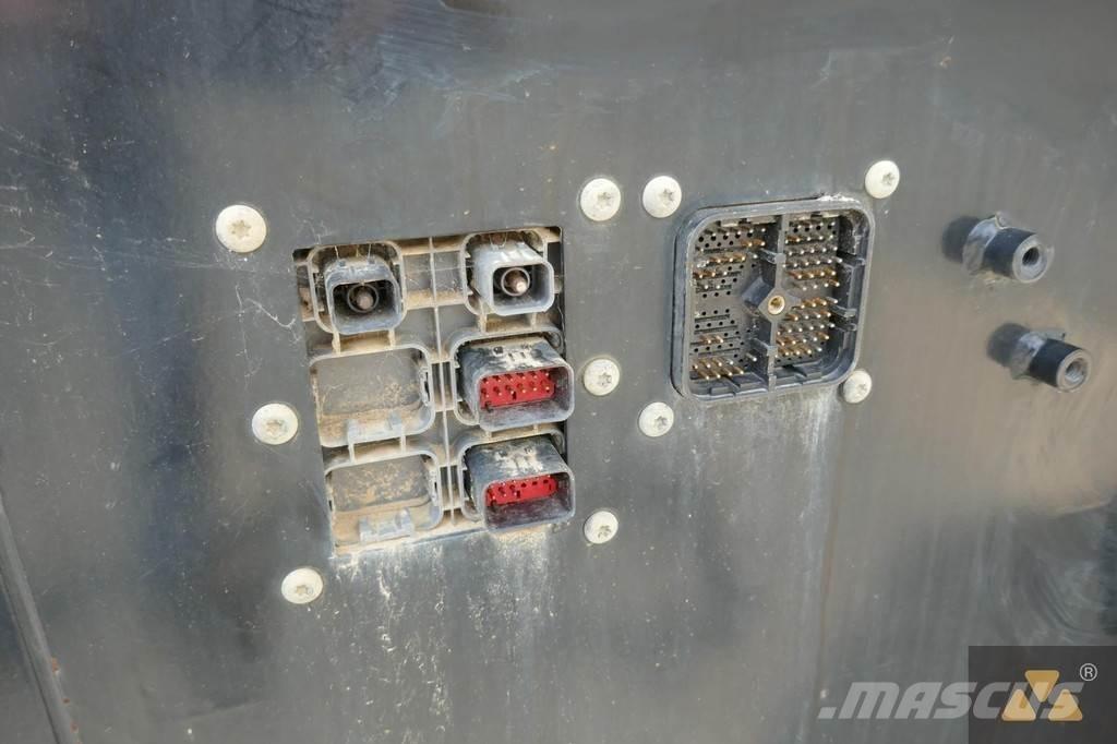 CAT 352F Cab Ohjaamot ja sisustat