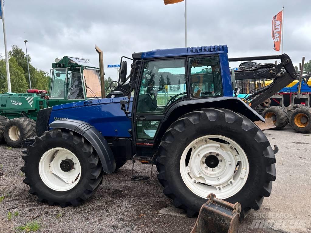 Valtra 8400 Traktorit