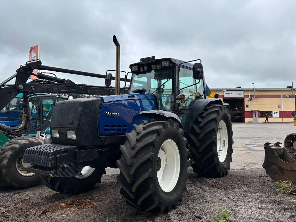 Valtra 8400 Traktorit