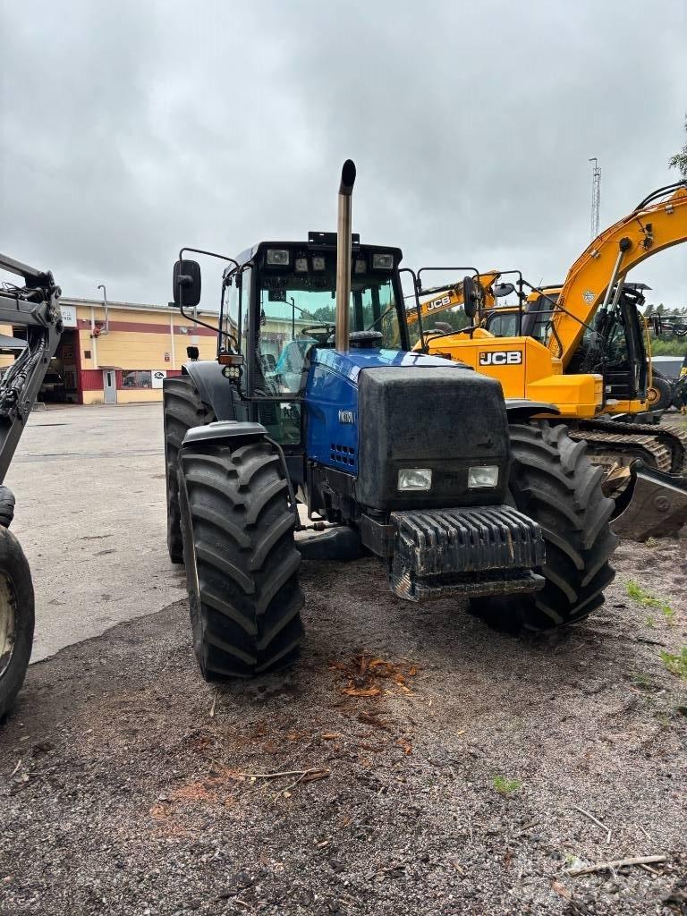 Valtra 8400 Traktorit