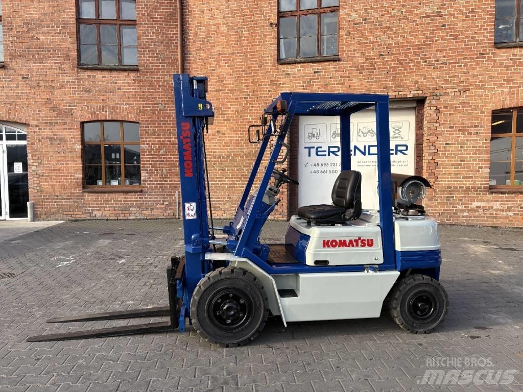 Komatsu FG 20 T-11 Nestekaasutrukit