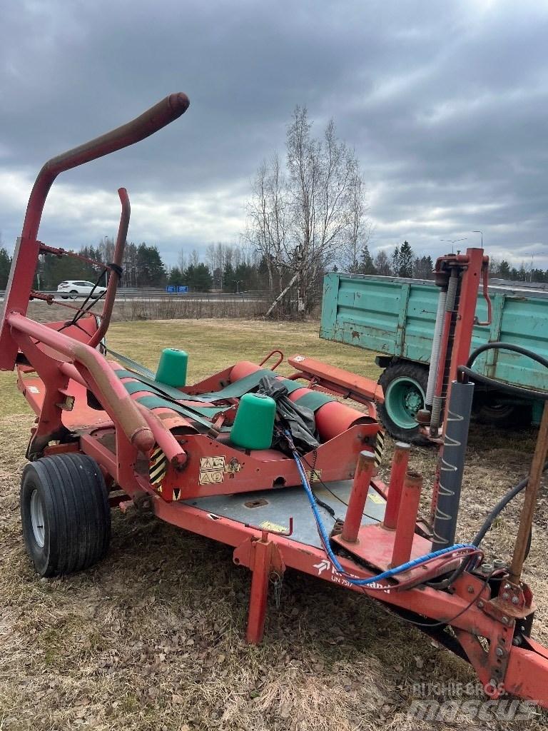 Kverneland UN 7517 Käärijät