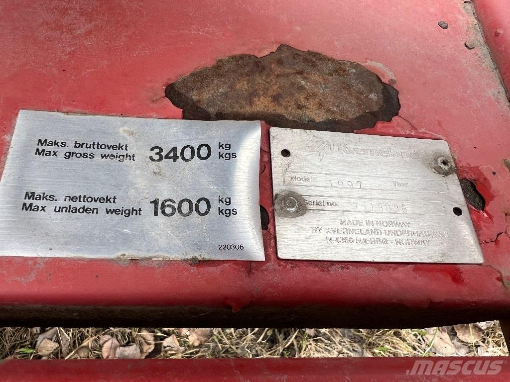 Kverneland UN 7517 Käärijät