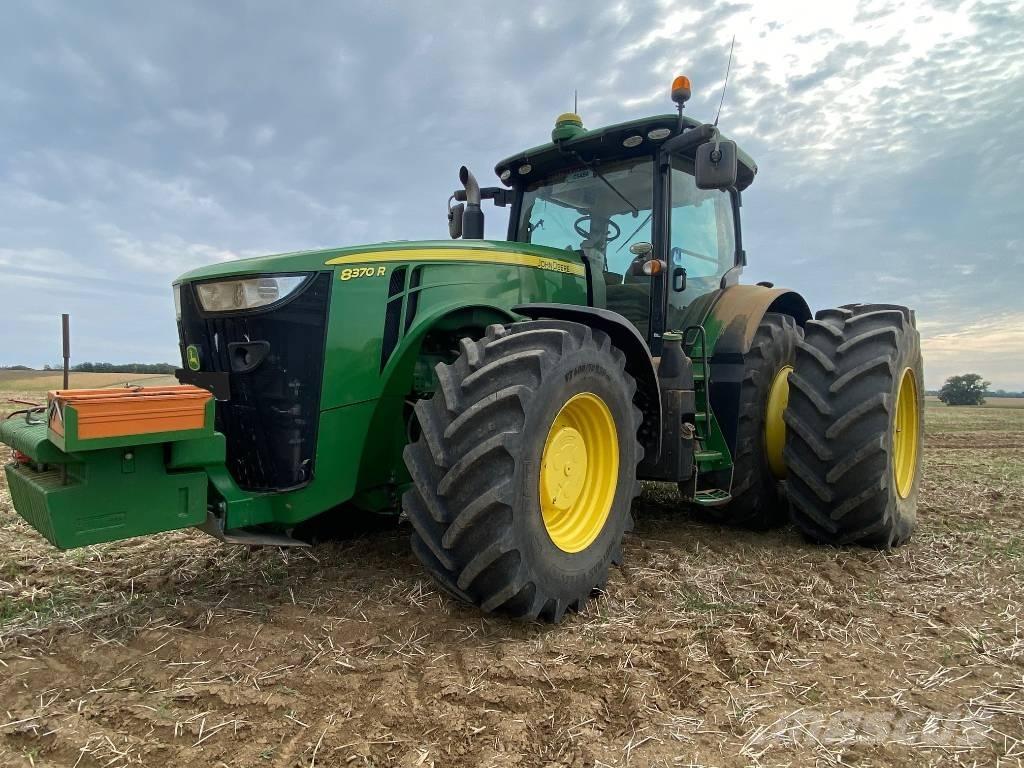 John Deere 8370 R Traktorit