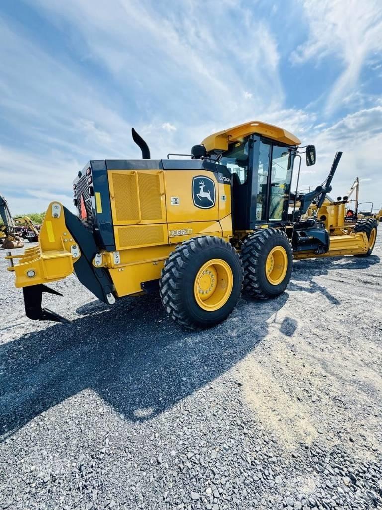 DEERE 672G Tiehöylät