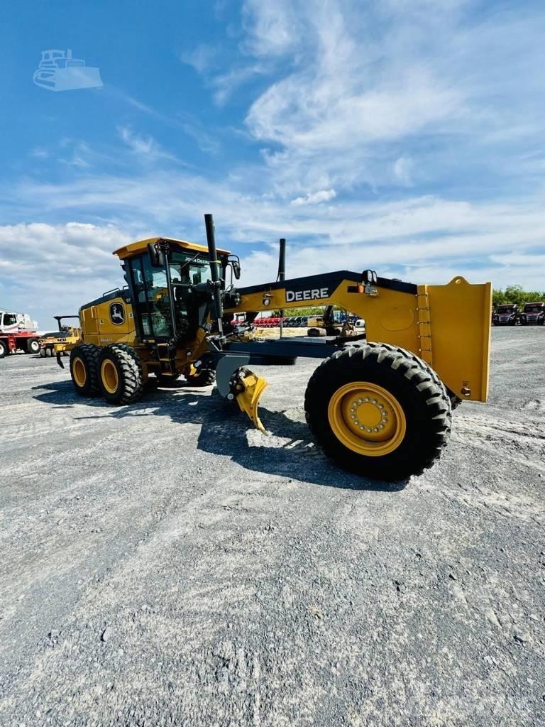 DEERE 672G Tiehöylät