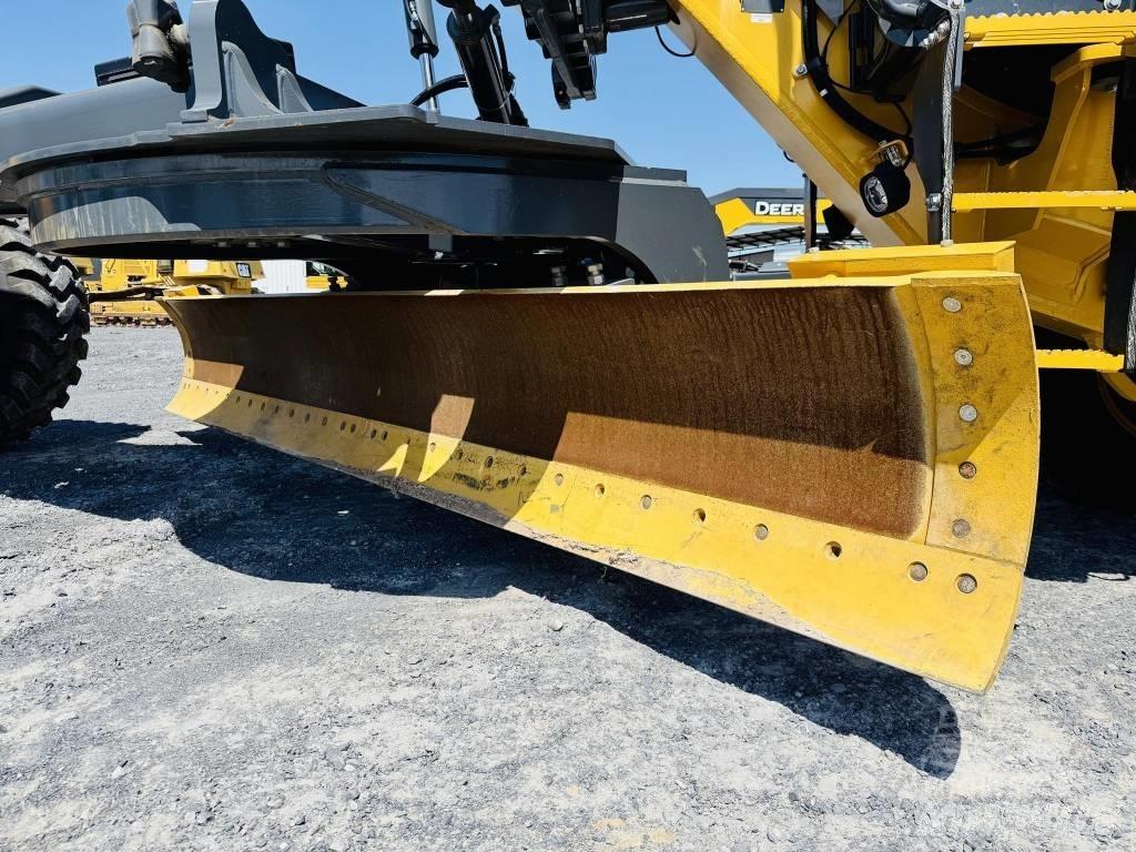 DEERE 672G Tiehöylät