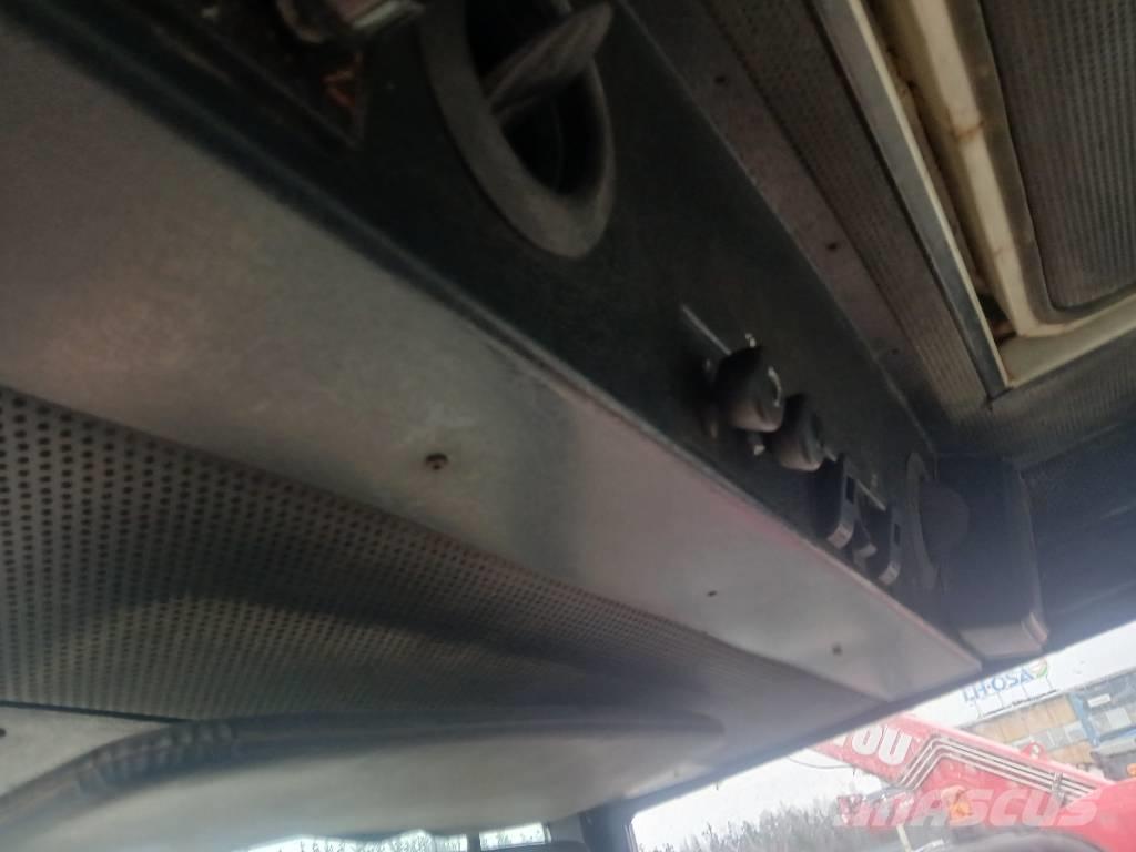 International 784 Traktorit