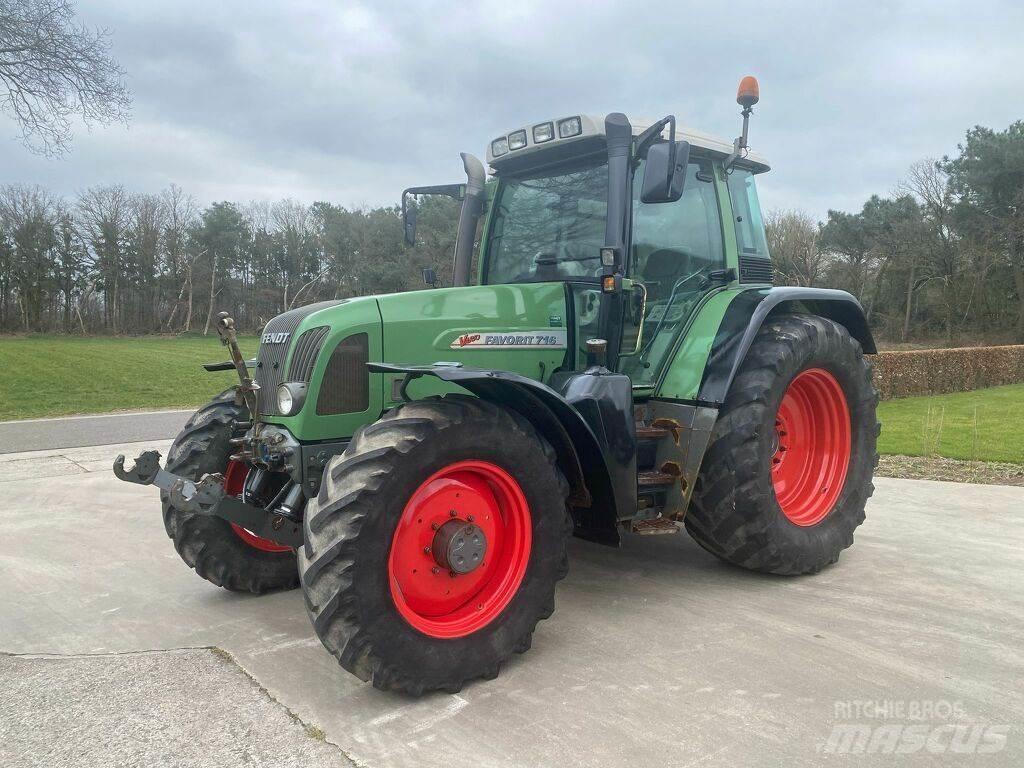 Fendt 716 Traktorit