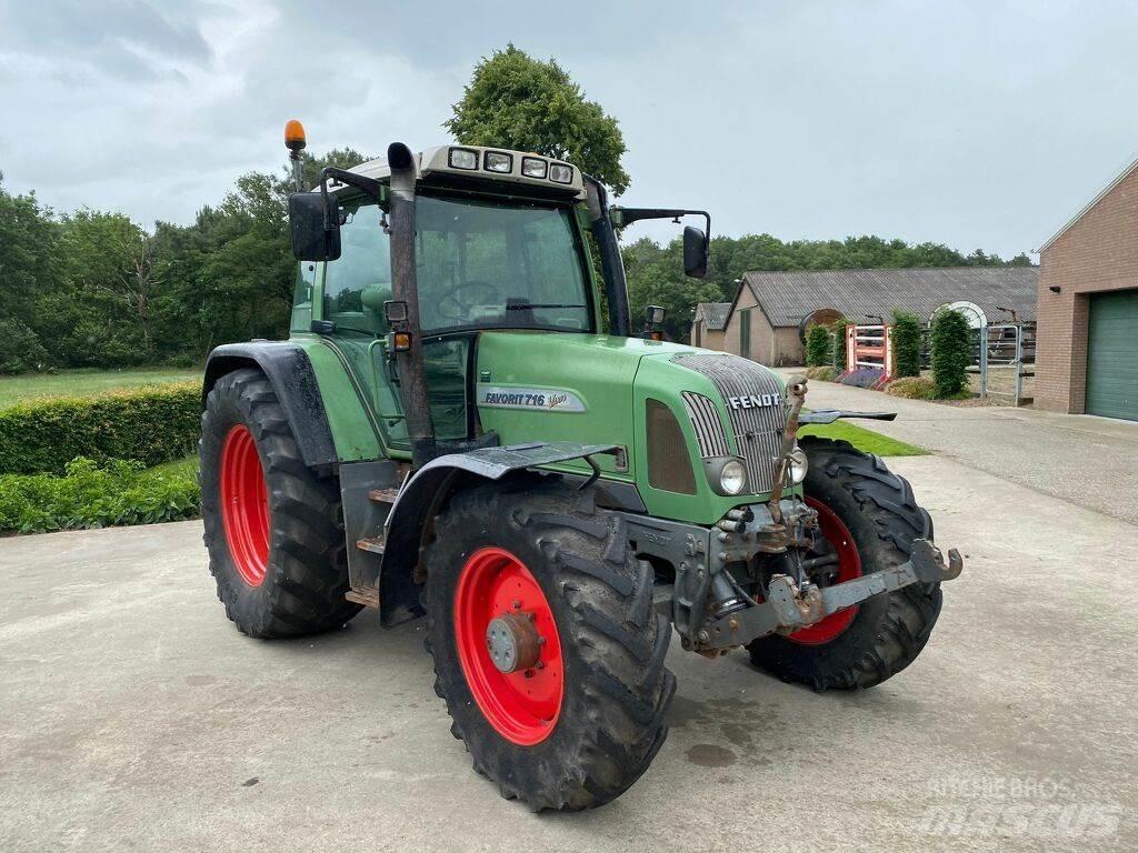 Fendt 716 Traktorit