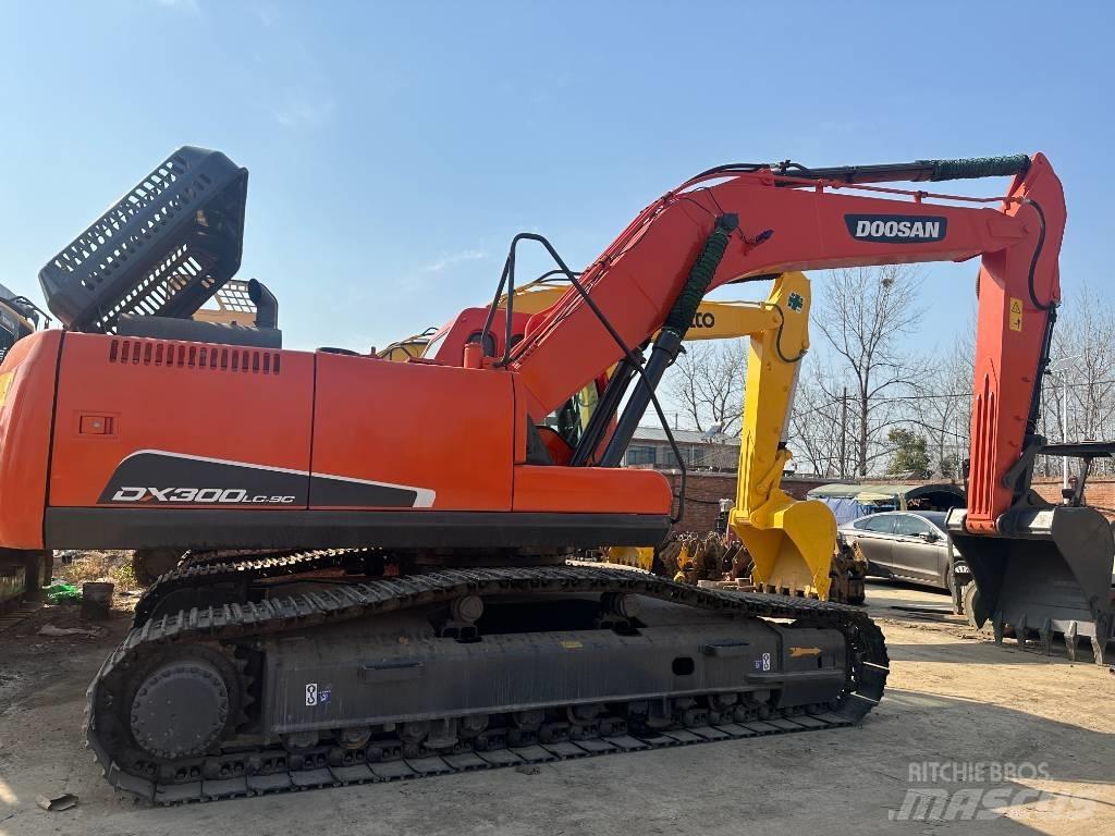 Doosan DX 300 Telakaivukoneet
