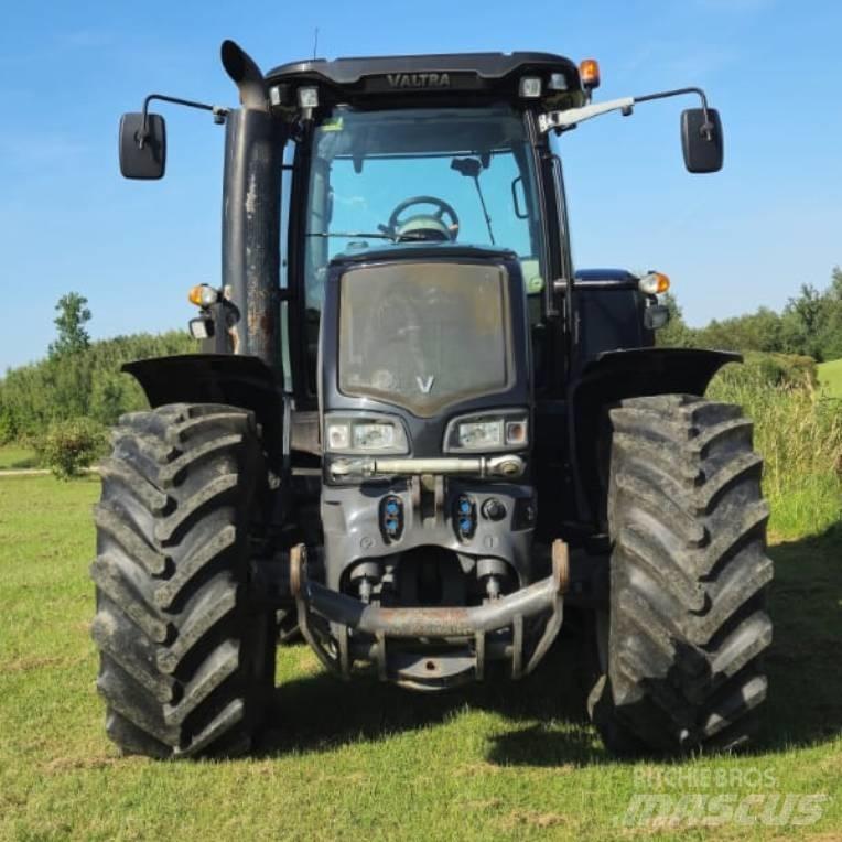 Valtra S 263 Traktorit