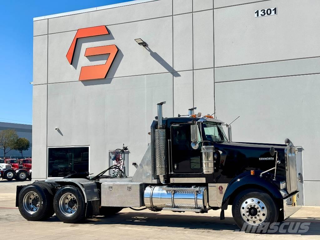 Kenworth W 900 Vetopöytäautot