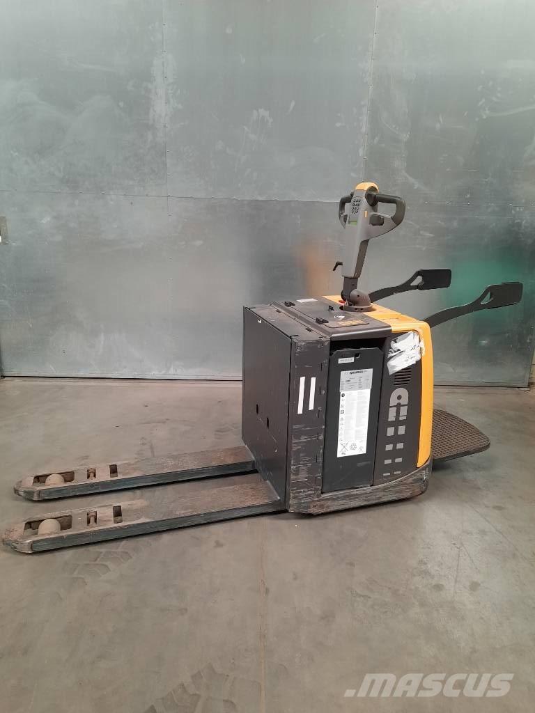 UniCarriers PMR200P Lavansiirtotrukit ajotasolla