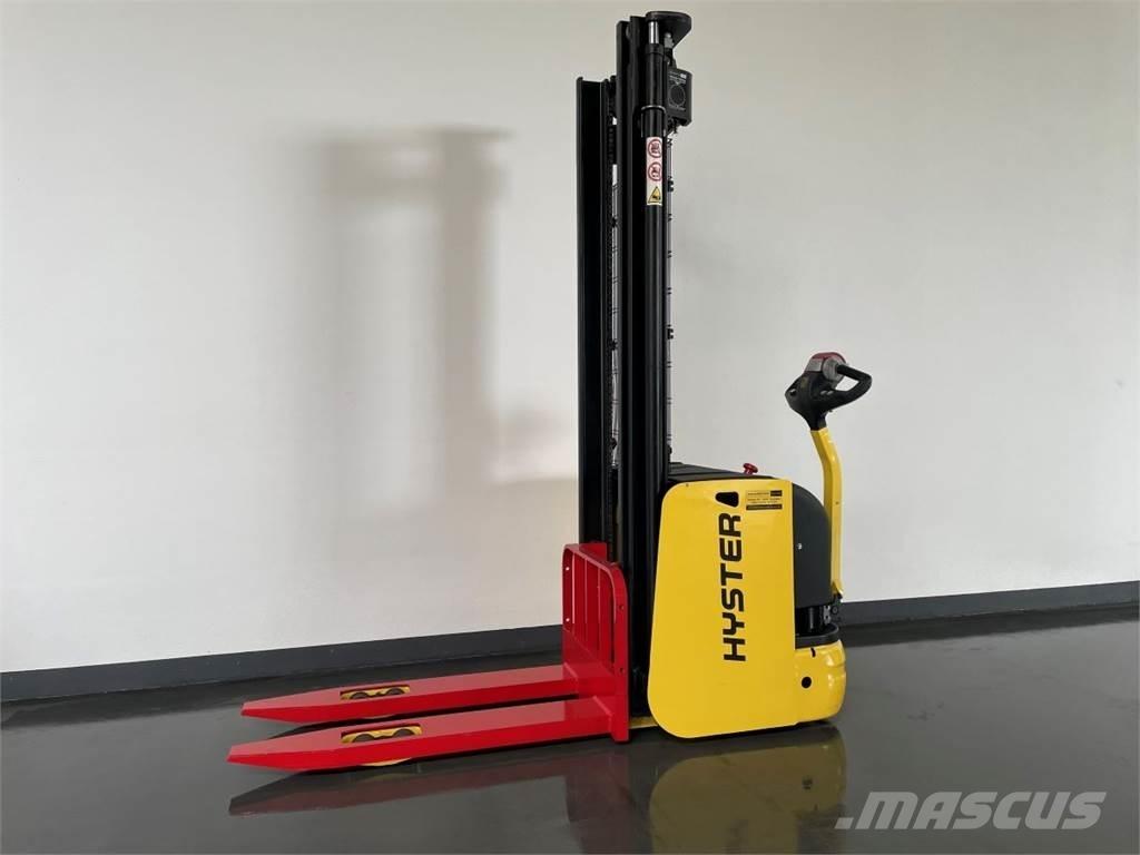Hyster S1.6AC Käyden ajettavat pinoamistrukit