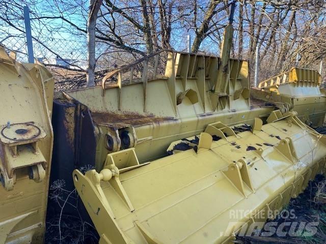 CAT D 8   U-blade Puskulevyt