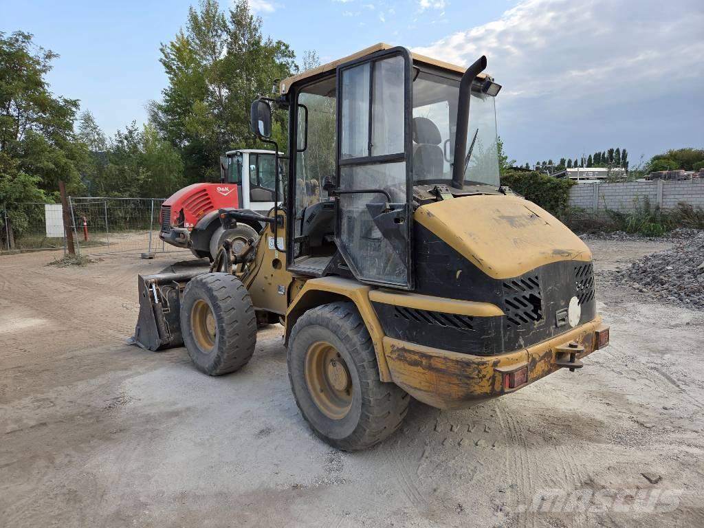 CAT 906 Pyöräkuormaajat