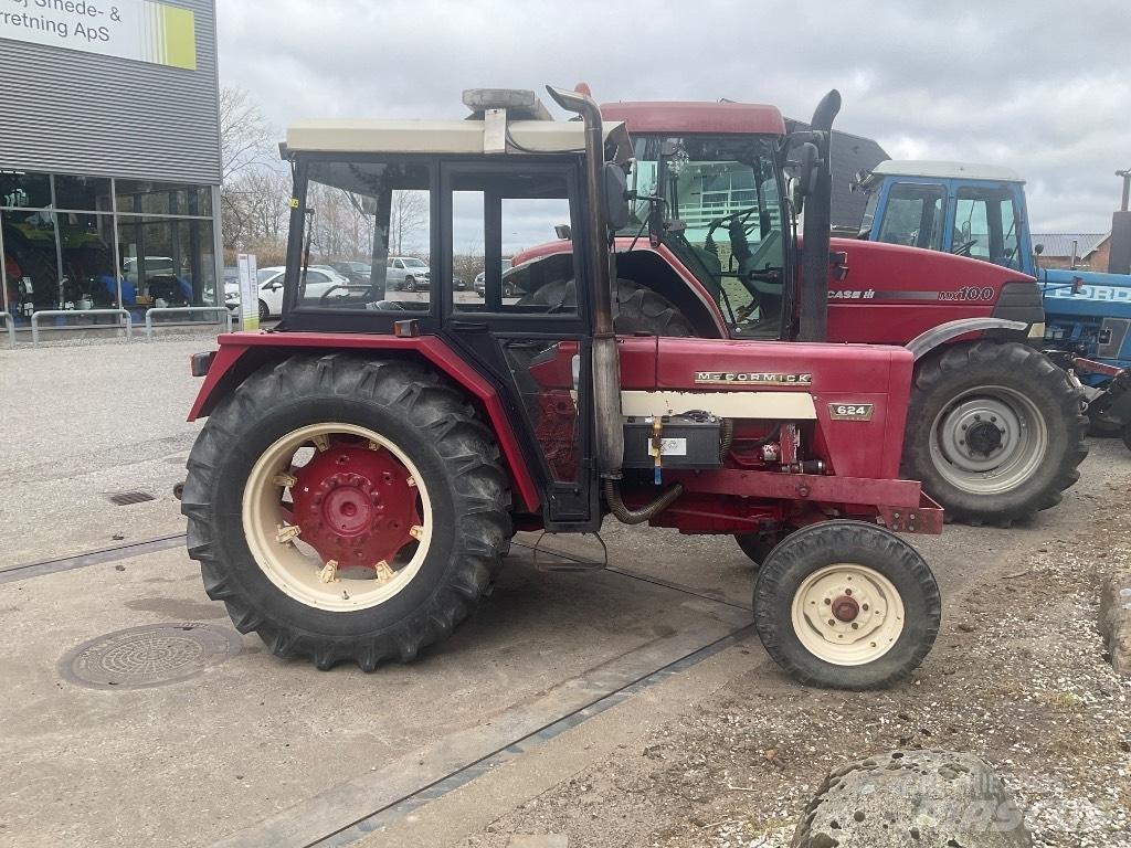 IH 624 Traktorit