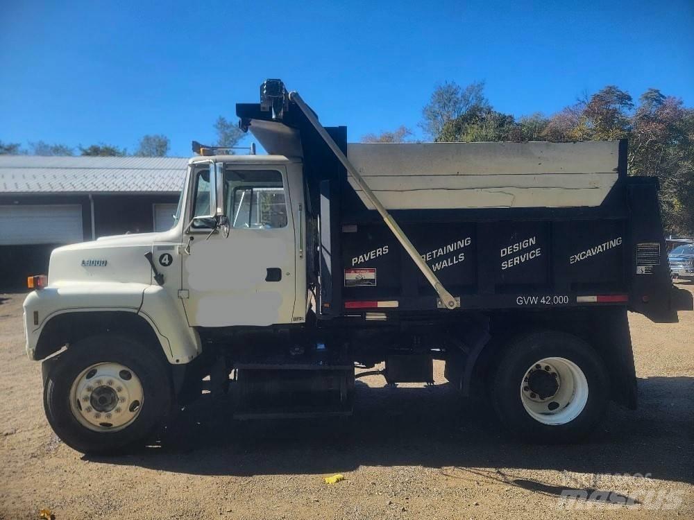 Ford L8000 Sora- ja kippiautot