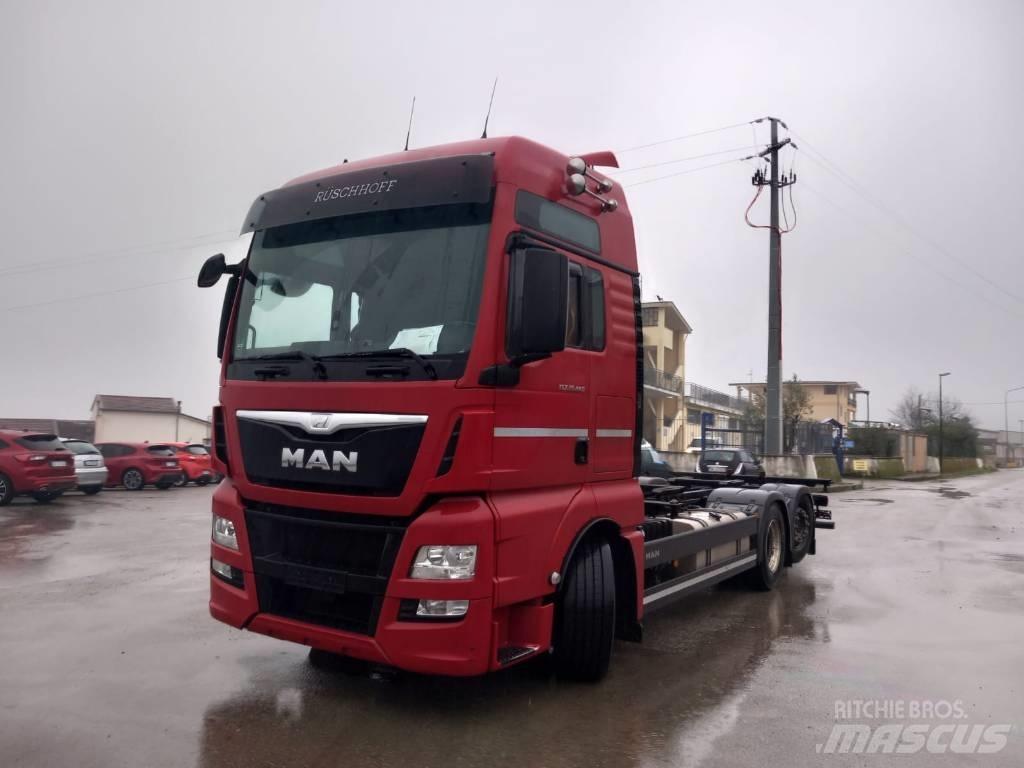 MAN TGX 26.440 Kontti-/tasonostoautot