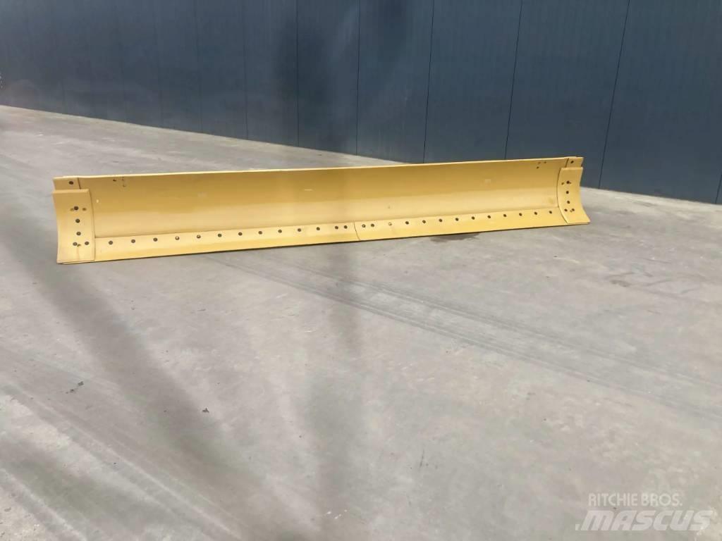 CAT 120M Moldboard Puskulevyt