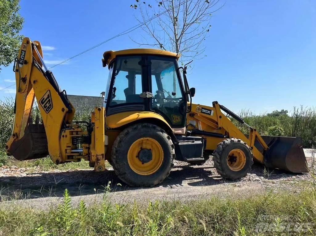 JCB 3 CX Kaivurikuormaajat