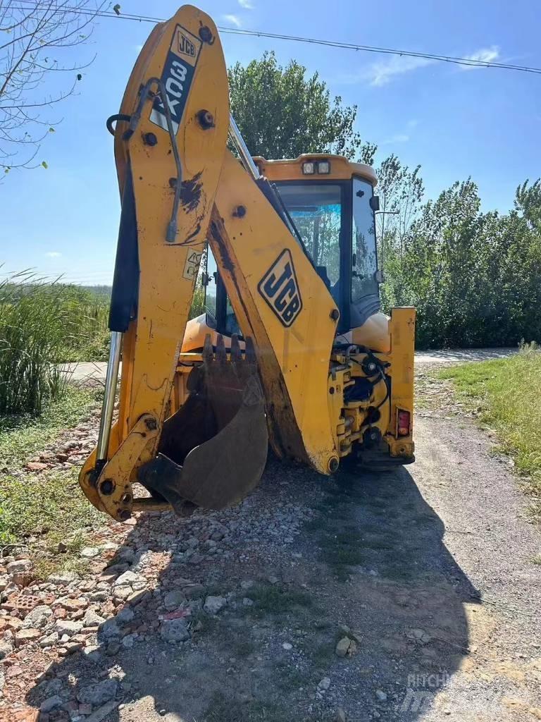 JCB 3 CX Kaivurikuormaajat