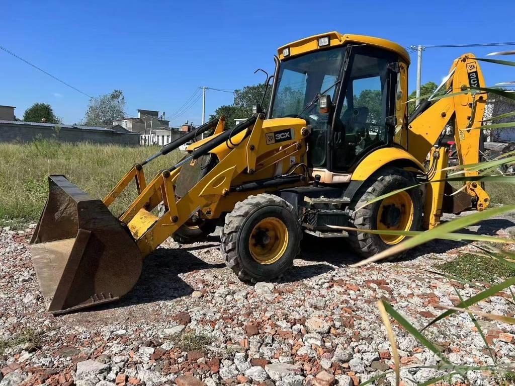 JCB 3 CX Kaivurikuormaajat
