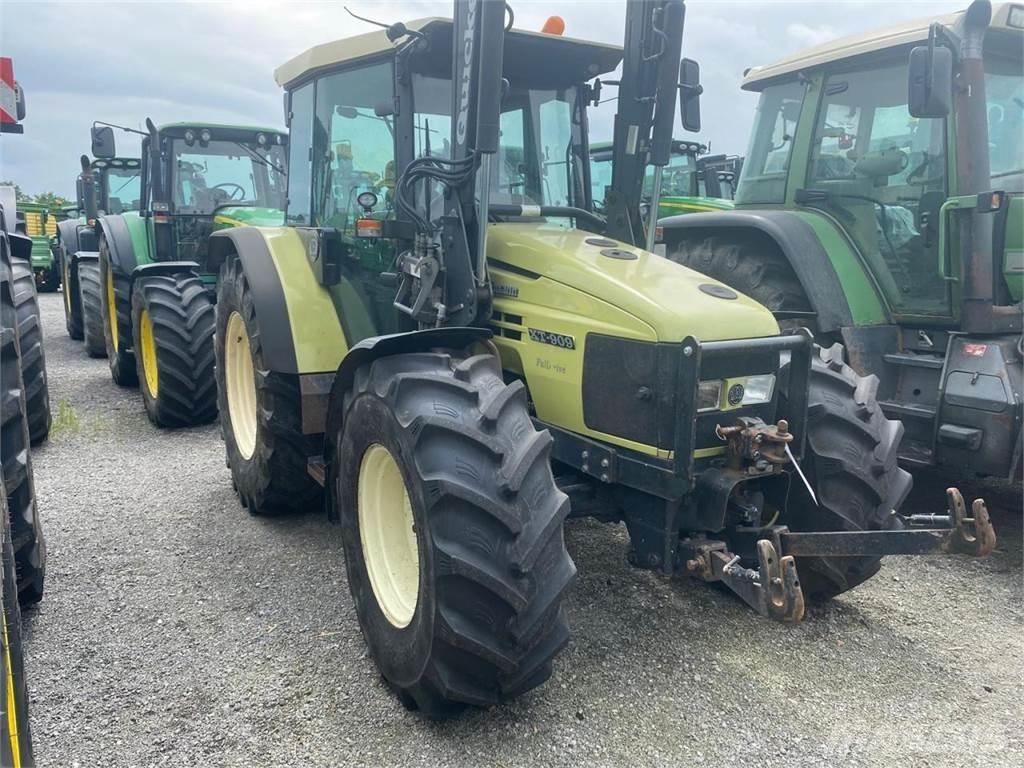 Hürlimann XT 909 Traktorit