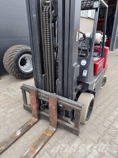 Hyster s3.50 Xl Nestekaasutrukit