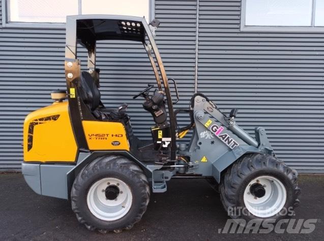 GiANT v452t hd x-tra Pienkuormaajat