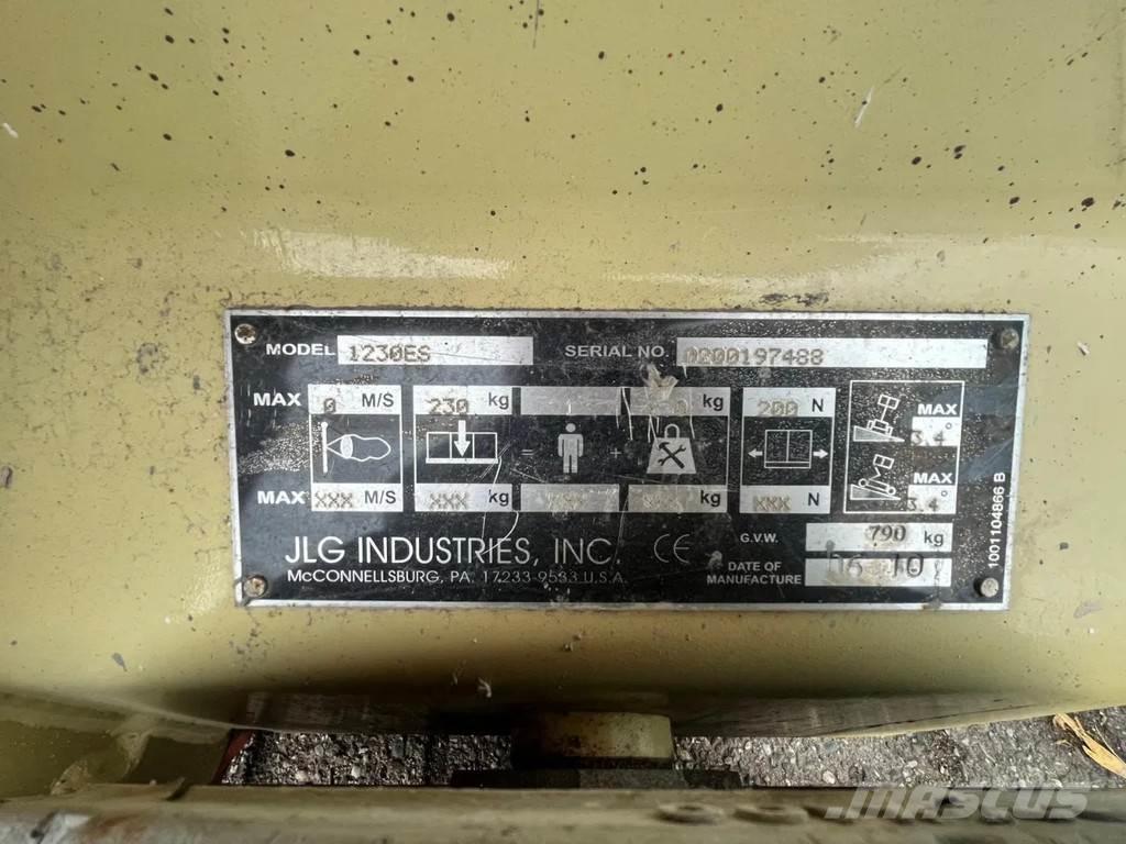 JLG 1230ES Teleskooppipuominostimet
