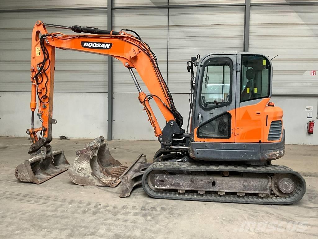 Doosan DX 80 R Midikaivukoneet 7t - 12t