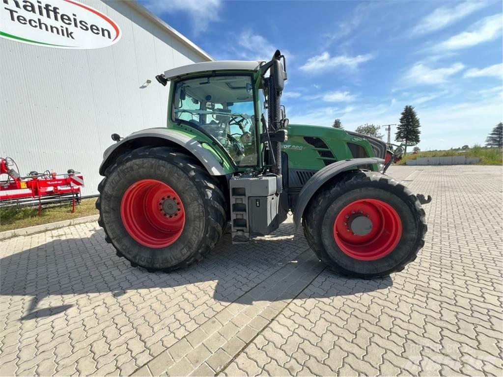 Fendt 828 Vario Traktorit