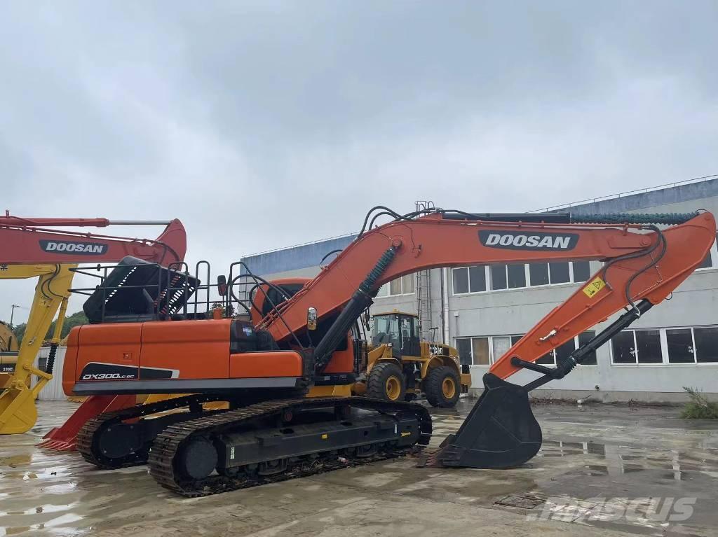 Doosan DX 300 LC Telakaivukoneet