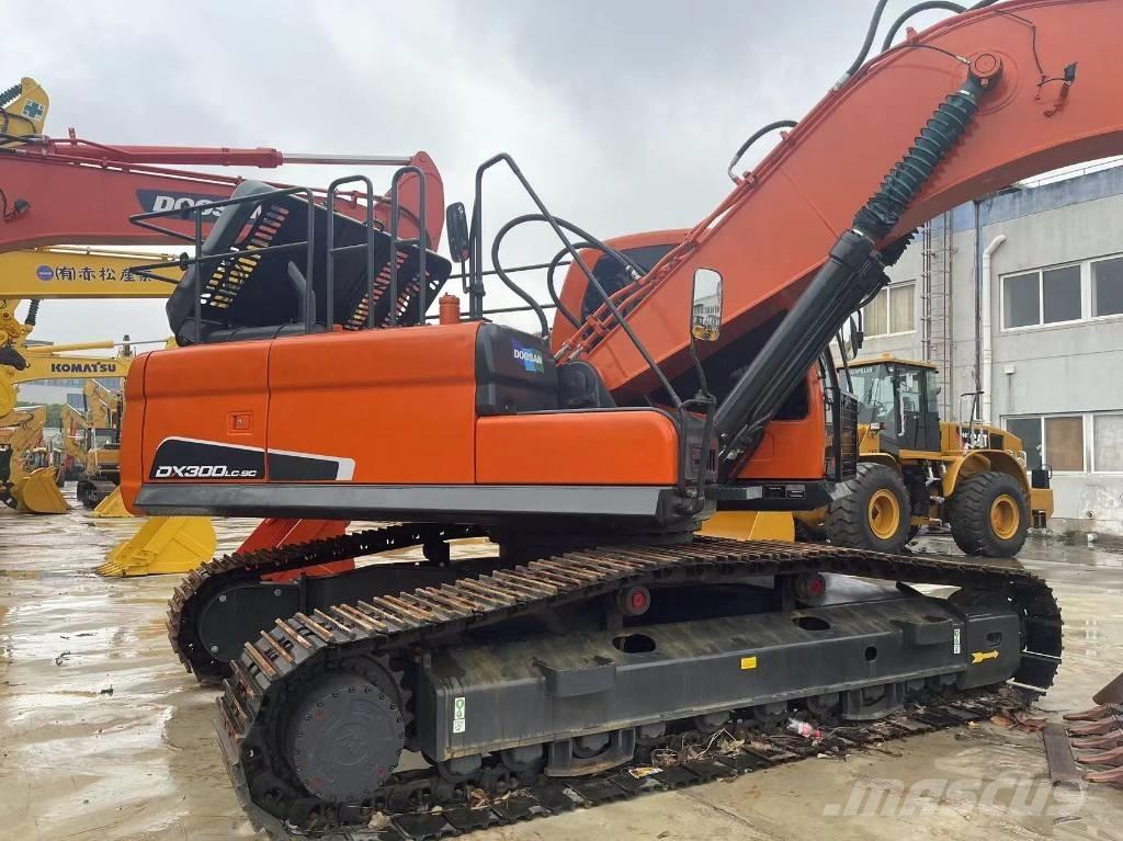Doosan DX 300 LC Telakaivukoneet
